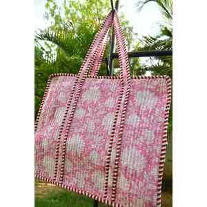 Bolso Tote de Algodón Rajasthani con Estampado Floral Acolchado a Mano, Cierre de Cremallera, Diseño Reversible, Elegante y Espacioso para Mujer - Product Image 4