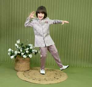 Elegante Sherwani de Seda para Niños, Traje Tradicional para Bodas y Fiestas - Product Image 6