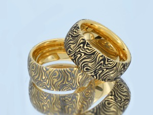 Anillo de acero de Damasco hecho a mano Diseño de patrón trenzado para compromiso y boda Fuente de alimentación manual única - Product Image 5