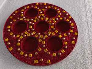 Porte-bougie en bois peint à la main, écologique, avec des perles, pour la décoration de la maison, du temple et du mandir, design traditionnel - Product Image 2