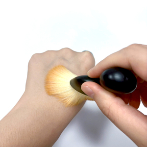 Cepillo de polvo multifuncional utilizado para limpiar el interior y el exterior de la salida del aire acondicionado del automóvil - Product Image 5