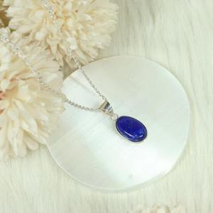 Pendentif ovale en lapis-lazuli - Collier en cristal naturel pour la sagesse, la communication et la clarté mentale - Product Image 5
