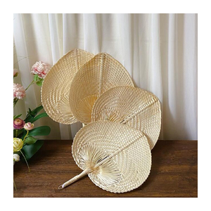 Éventail en forme de feuille de bambou fait à la main du Vietnam Souvenir de style rustique écologique pour la décoration de cérémonie de mariage et l'événement d'été - Product Image 6