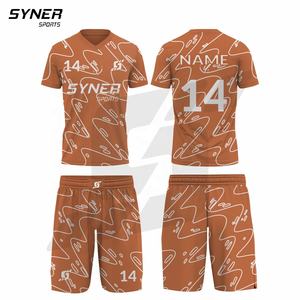 Conjunto de ropa de fútbol personalizada de alta calidad, personalizado OEM uniforme de fútbol, kit de equipo de sublimación, uniforme de fútbol para adultos con patrón sólido - Product Image 1