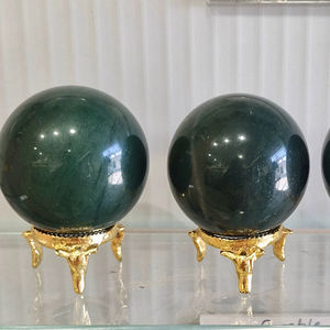 Esfera/Bola de Jade Verde para Sanación Reiki, Limpieza de Rejillas y Aura, Corrección de Vastu y Sanación con Cristales, Tamaño de la Bola 50-55 mm - Product Image 1