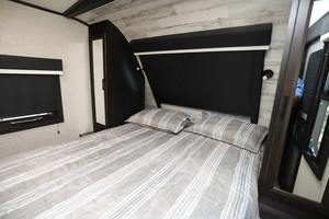 รถบ้าน J-a-y-c-o รุ่นใหม่ ปี 2023 สีขาว Hawk 27RB ประสิทธิภาพการพักแรมที่ดีที่สุด มีจำหน่ายแล้ว - Product Image 4