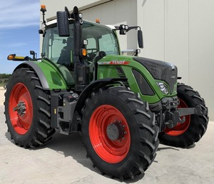 รถแทรกเตอร์เฟนด์ท 720 วาโร่ 4x4 ขับเคลื่อน 4 ล้อ 100 แรงม้า ระบบเกียร์ สำหรับงานเกษตรกรรมในไร่นา - Product Image 4