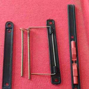 Pince à ressort en plastique de meilleure qualité pour le clip rouge de bureau à bas prix du fournisseur indien pince à ressort en plastique - Product Image 1