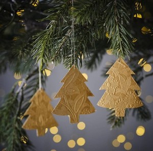 Ornement suspendu d'arbre de Noël en relief en métal de haute qualité pour la décoration d'arbre de Noël - Product Image 2