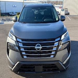 EXCELLENT ÉTAT Nissan Rogue SV 2025 - Product Image 1