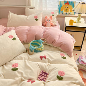 ชุดเครื่องนอนสิ่งทอในบ้านสำหรับฤดูหนาวผ้าเช็ดตัวกำมะหยี่<span class=keywords><strong>นม</strong></span>ผ้ากำมะหยี่ปักงานฝีมือให้ความอบอุ่นเหมือนกอดเตียงคู่ปะการังกำมะหยี่ - Product Image 2