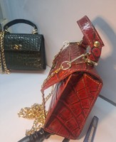 Sac à main de luxe pour femme en cuir plaqué crocodile, sac bandoulière, pochette avec couverture en alligator par Anwar Enterprises