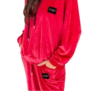 Survêtement à capuche en velours de couleur personnalisée pour femmes de qualité supérieure ensemble de costume de jogging avec logo personnalisé - Product Image 1
