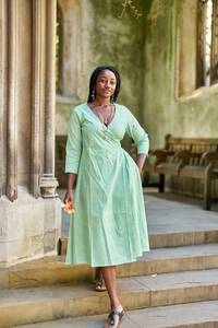 Robe enveloppe verte Dharani, tissage à la main, bohème, pur coton, décontractée, occasionnelle, taille ajustable, mode éthique - Product Image 4