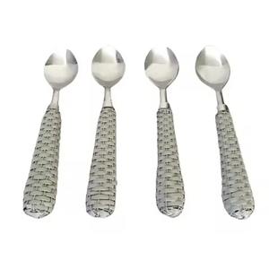 Couverts en métal avec poignée en rotin Couverts élégants en acier inoxydable Vaisselle pour table de cuisine - Product Image 3