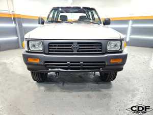 Camioneta Hilux Usada 2017, Volante a la Izquierda, Motor Turbo, Neumáticos R18, Asientos de Tela, Ligera, 100% en Perfecto Estado, Sin Accidentes - Product Image 2