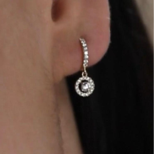 อะวาตาร์18K โกลด์มอยส์ซอไนต์บาหลีห้อยต่องแต่ง - Product Image 1