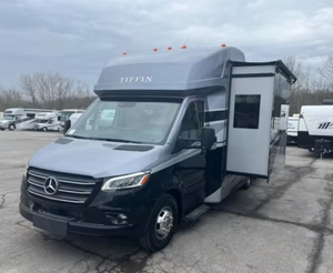 Camping-cars et caravanes de classe C abordables 2023 2020 2022 Winnebagos View – Intérieurs spacieux et modernes de qualité supérieure - Product Image 1