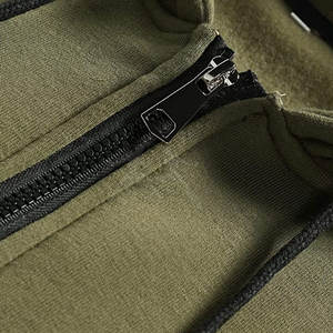 Sweat à capuche zippé léger avec poches fonctionnelles et capuche réglable Sweat à capuche zippé sportif conçu pour un style de vie actif - Product Image 3