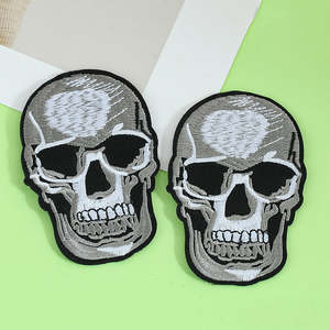 Écussons brodés en tissu personnalisés Écussons de broderie cousus Vêtements Écusson tissé Nouveau de haute qualité - Product Image 5