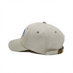 Gorra de Béisbol Personalizada con el Logotipo 'I Need My Space', sin Estructura y con Visera Curva, Estilo Clásico Vintage, Hecha en Vietnam - Product Image 2