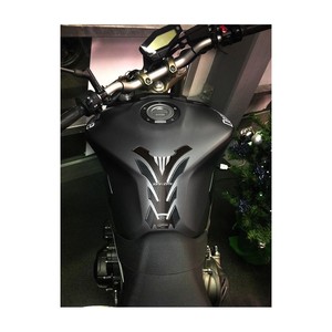 Adesivo per Serbatoio in Resina 3D Compatibile con Yamaha MT-09, Adesivo Premium per Moto - Product Image 2
