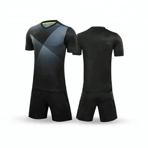 Ensemble d'uniformes de football pour hommes personnalisables tendance, vêtements de sport sublimés de qualité supérieure, confortables, uniformes d'équipe en gros - Product Image 1