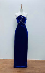 Robe de soirée sans bretelles en velours bleu royal, corset orné de cristaux, fabrication OEM ODM Vietnam - Product Image 3