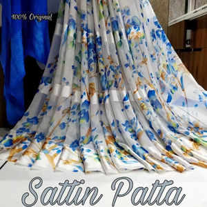 Blusa de satén suave sin mangas, corte Saree =6.3 con blusa, disponible en stock. - Product Image 1