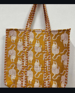 Sac en coton matelassé imprimé sur mesure, fourre-tout léger et durable pour les détaillants de mode, les boutiques de cadeaux et les marques promotionnelles - Product Image 1