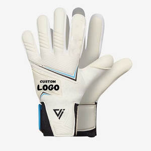 ถุงมือผู้รักษาประตูหนังนุ่มพิเศษ สวมใส่สบาย คุณภาพสูง กันลื่น สายรัดข้อมือปรับได้ ผลิตในปากีสถาน - Product Image 1