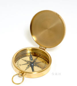 Brújula de Latón con Tapa para Exhibición en el Hogar, Oficina o Educación (10.2Lx7.6Wx1.5H cm) - Product Image 5
