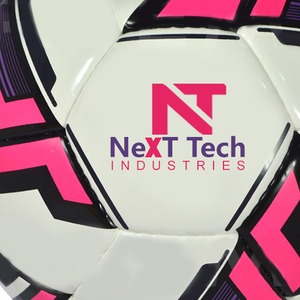 Balón de entrenamiento de fútbol de Next Tech Industries, material de PU para fines de entrenamiento con diseño personalizado y logotipo personalizado - Product Image 2