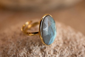 Anillo de Labradorita Azul Fuego Natural, Chapado en Oro de 18k, Hecho a Mano, Piedra Preciosa de Labradorita, Joyería para Mujer, Anillo de Boda, Regalo para Mujer - Product Image 6