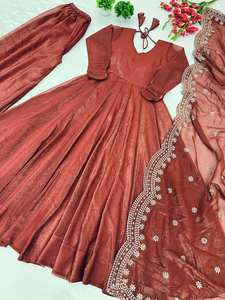 ชุดราตรีผ้าชีฟองคอตตอนสำหรับผู้หญิงยี่ห้อเฟนดี้ ประดับเลื่อมและผ้าคลุมไหล่ปักลายหลากหลาย สวยงามเข้ากับทุกสรีระ ขายส่ง - Product Image 4