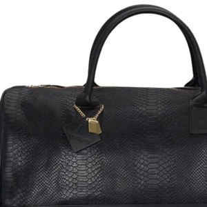 Sacs à motif crocodile en PVC très vendus, fermeture éclair tendance, logo personnalisé de haute qualité, sangle réglable, sacs de voyage unisexes pour l'extérieur - Product Image 2