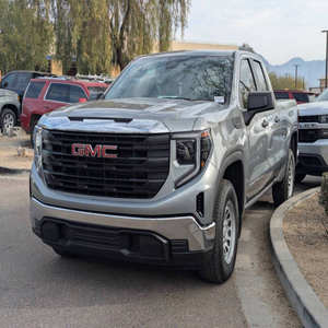 GMC Sierra 1500 2023 USADO EN PERFECTAS CONDICIONES - Product Image 1
