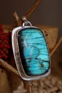 Pendentif en Labradorite en Argent Sterling Plaqué Or Vintage Fait à la Main Bijoux Boho Nature Inspiré des Cycles Spirituels Cadeau Talisman - Product Image 2