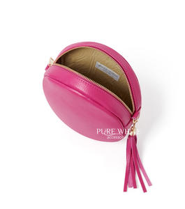 Sac bandoulière rond en cuir véritable italien fait main avec pompon - Product Image 2