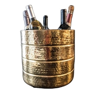 Seau à glace en métal doré de haute qualité pour champagne, design attrayant fait à la main, refroidisseur à vin de forme ronde, refroidisseur à bière en vente - Product Image 1