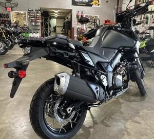 Dernières Nouveautés 2025 : Motocyclettes Suzuki V-Strom 1050DE Prêtes à être Expédiées - Product Image 2