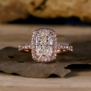 Anillos de Compromiso con Halo Oculto para Mujer - Diamante Cultivado en Laboratorio con Corte Cojín Alargado en Oro Amarillo Auténtico - Hecho a Mano por Diamondrensu - Product Image 1