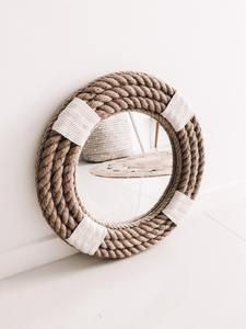 Miroir mural moderne et complexe incrusté d'os avec finition en résine, cadre en bois et fixation en MDF artisanal pour une décoration intérieure intemporelle - Product Image 3