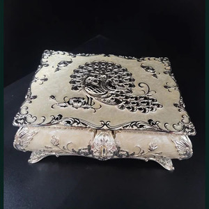 Boîte à bijoux multicouches pour bagues, boucles d'oreilles et bracelets Boîte à bijoux faite à la main pour une touche unique - Product Image 4