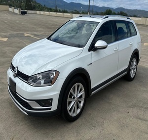 Golff Alltrack SE 2017, boîte manuelle 6 vitesses, moteur 4 cylindres turbo, transmission intégrale - Product Image 1