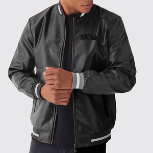 Veste de baseball universitaire en cuir avec broderie et impression sérigraphique personnalisée, devant droit pour homme - Écologique et imperméable - Product Image 6