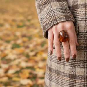 Resin Acrylic Rings Round Shape Handcrafted Love Ring Women Party Jewelry Wholesale Supply for Best Price - Product Image 5