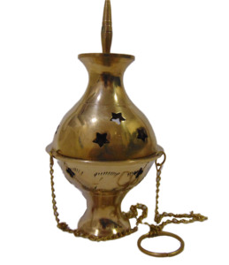 Brûleur d'encens en laiton suspendu avec chaîne, finition antique, idéal à des fins religieuses et décoratives - Product Image 1