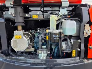 Miniexcavadora Diesel Kubota KX040-5 en Venta – Excavadora Compacta Hidráulica de 4 Toneladas con Motor Diesel para Construcción - Product Image 5