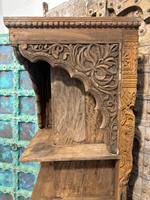 Armoire de cuisine vintage en bois massif, sculptée à la main, avec des portes à motifs complexes